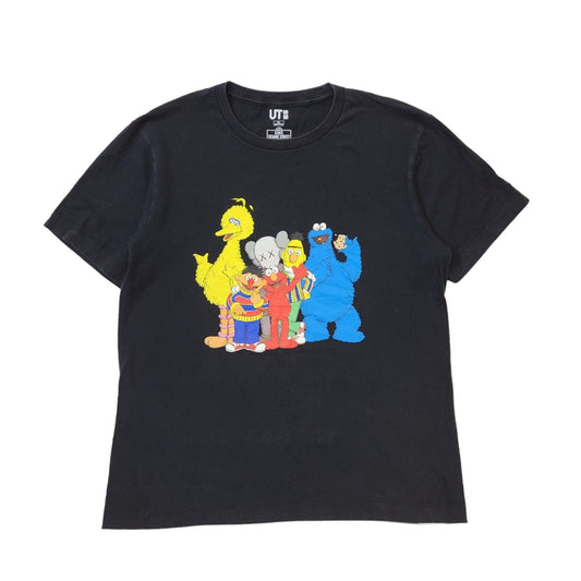 Kaws Uniqlo Sesame Street Graphic T-Shirt Black Women's UK Size XL