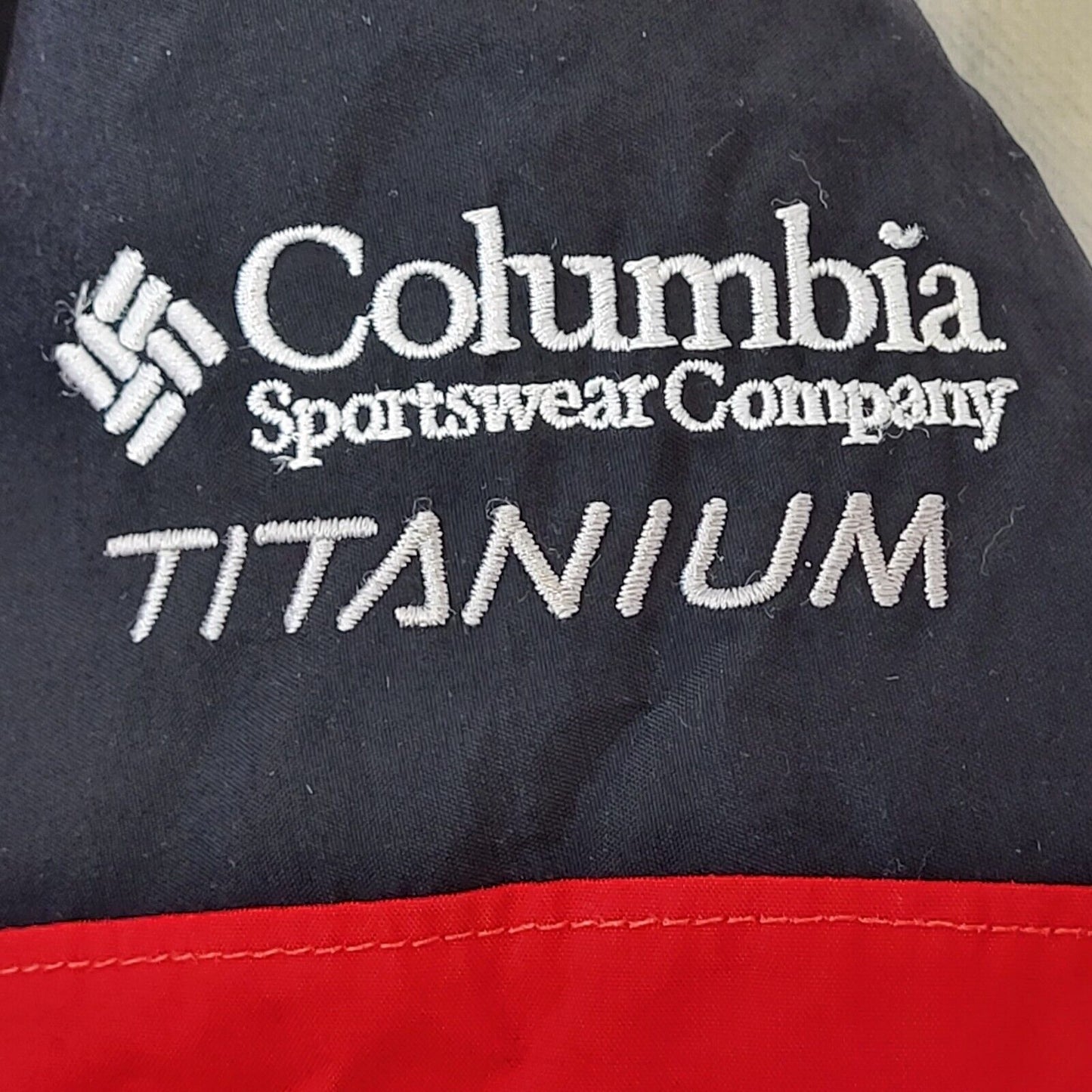 Columbia Titanium Red & Black Coat Women's Size 2XL (18-20)