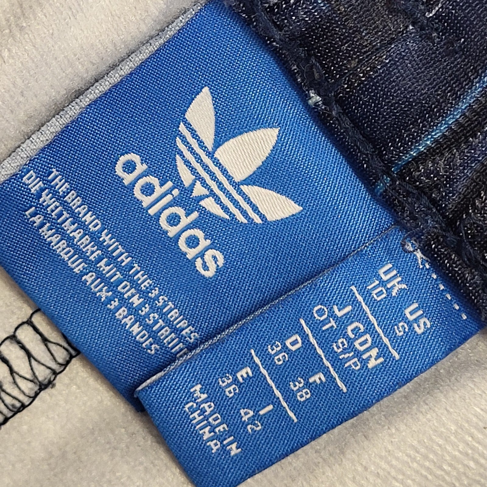 Adidas Vintage Y2K  Blue Abstract Sorts Gym Shorts Uk Women's Size 10 W28